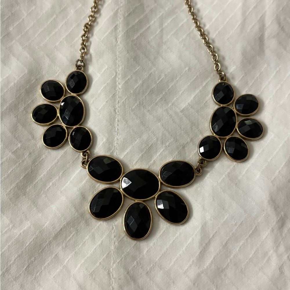 Elegant Black and Gold Statement Necklace Jewel Pendant Stunning Trendy